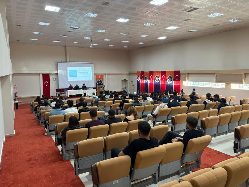 Siyaset Bilimi ve Kamu Yönetimi Bölümünde Uyum ve Oryantasyon Programı Gerçekleştirildi.